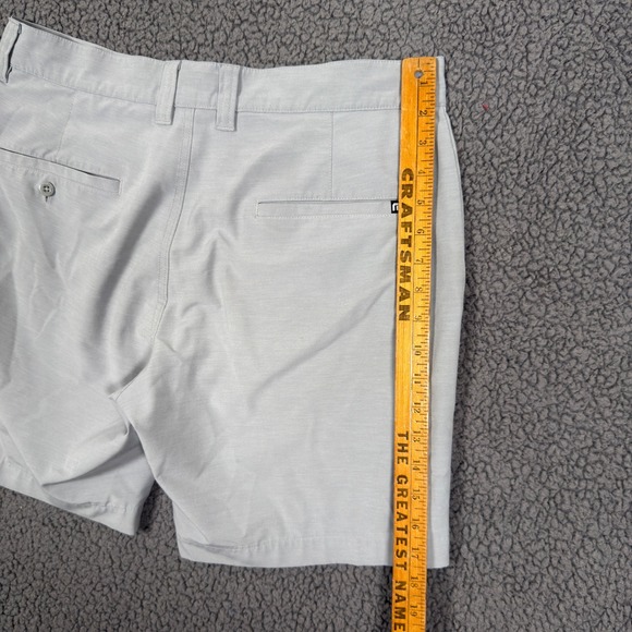 Travis Mathew Shorts Mens 32 Gray Bermuda Golf Performance Stretch Waist Flat 8" - Picture 8 of 11